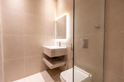 Ένα μπάνιο στο Royal Palace Compound - Al Mounsiah