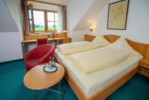 Posezení v ubytování Landhotel Hoisl-Bräu