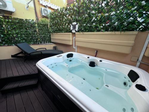 Foto sihtkohas Olbia asuva majutusasutuse Anto's House 2 bedroom Gulf View home with Jacuzzi galeriist