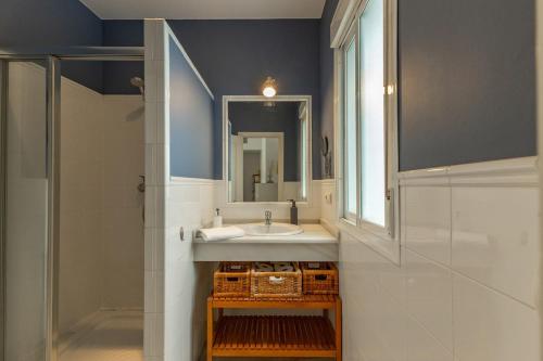San Luis Duplex Center by Valcambre