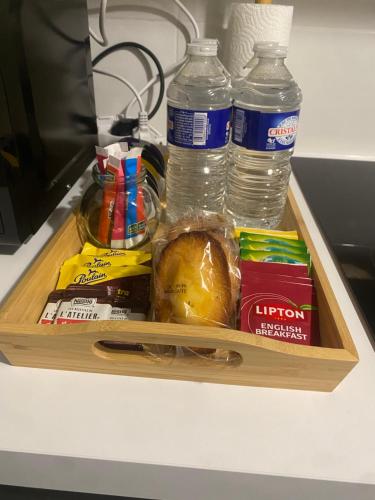 Φαγητό σε αυτό το διαμέρισμα ή κάπου εκεί κοντά