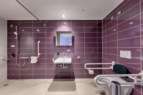 Koupelna v ubytování Premier Inn Düsseldorf City Friedrichstadt