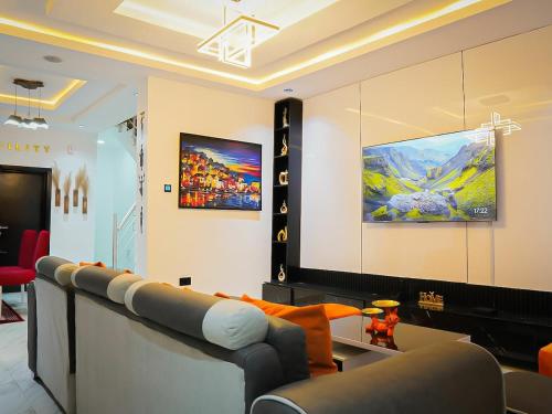 Μια τηλεόραση ή/και κέντρο ψυχαγωγίας στο De Richmond Court