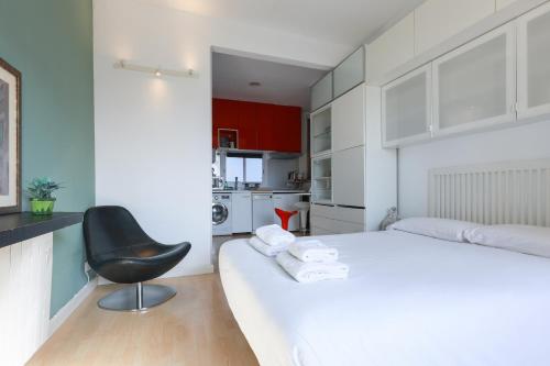 ApartEasy - Lovely Atic in Barcelona