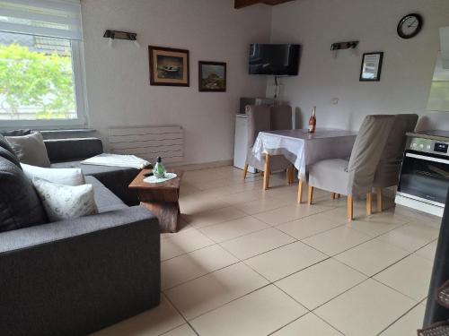 Χώρος καθιστικού στο Reetgedecktes Ferienhaus