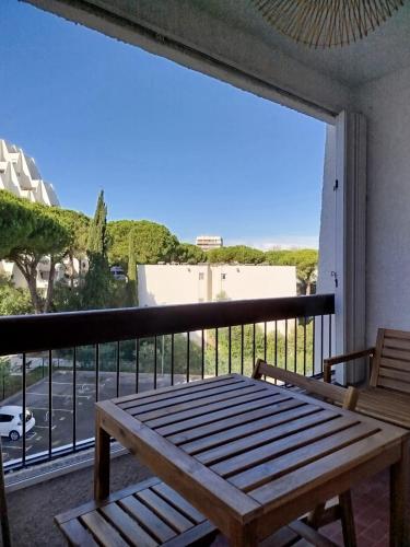 Grande Motte, Studio élégant, tout confort proche de la mer et du centre, lumineux avec balcon