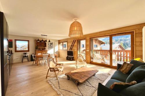 Bright apartment with balcony and stunning views