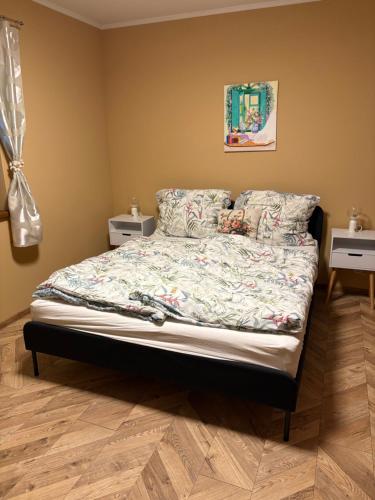 Horná PotôňにあるKonvalinkaの部屋にベッドがある寝室