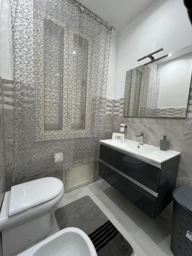 Ένα μπάνιο στο Angela apartments