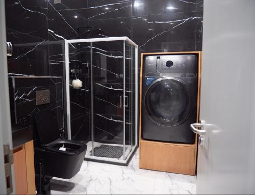 Bany a Top-Level Pool