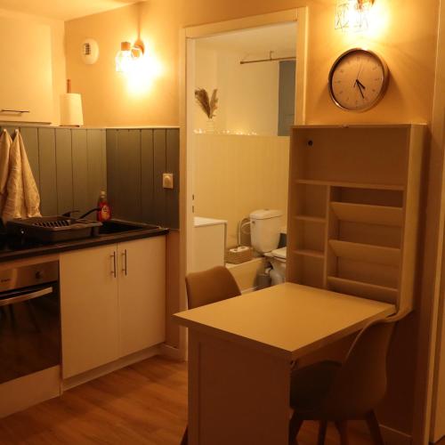 Η κουζίνα ή μικρή κουζίνα στο Appartement cosy centre ville