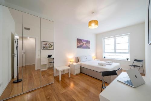Elegant and Modern Apartment in Central Milan