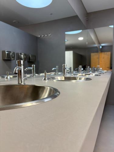 Køkken eller tekøkken på Angeiras Beach Hostel