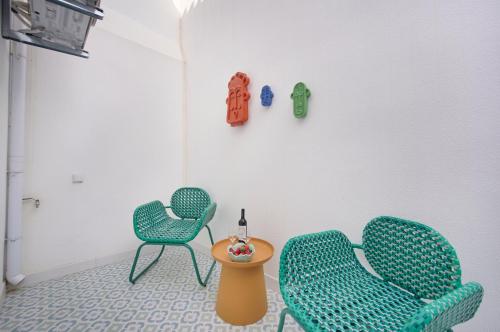 Posezení v ubytování Beach & City Villa With AC, By TimeCooler