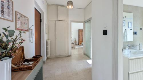 Ένα μπάνιο στο Ari'stay - Panoramic in Piazza Alfieri - 2BR - AC