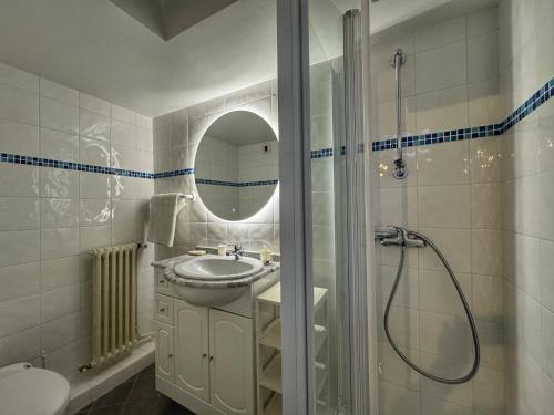 Ένα μπάνιο στο Hôtel Itzalpea