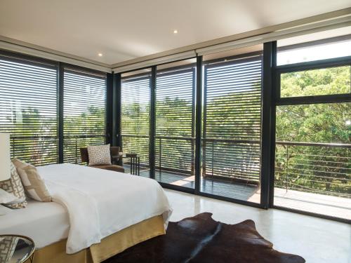 Postel nebo postele na pokoji v ubytování Luxury Villa Aloe Ridge - Eden Rock Luxury Estate, Pennington