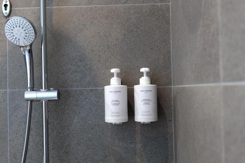 Ένα μπάνιο στο Garrigae Caserne de Briançon & SPA Cinq Mondes