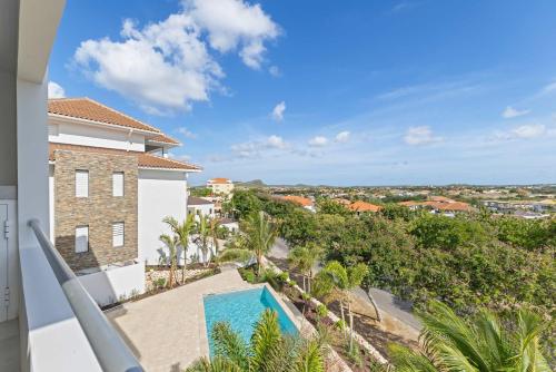 Bazén v ubytování Caribbean Lounge - Aquamarine 4 nebo v jeho okolí