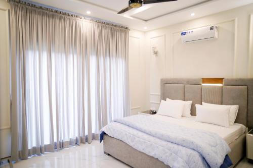 Postel nebo postele na pokoji v ubytování eemans