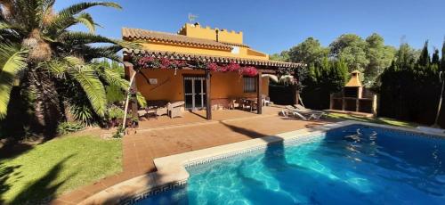 Andalusian pool villa 6 pax in subtropical garden