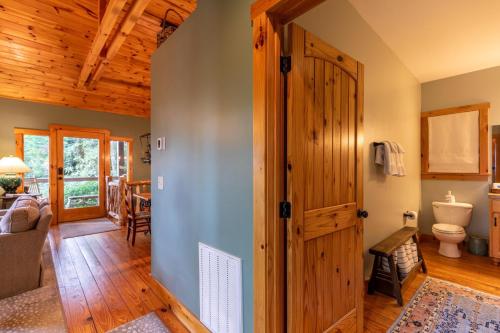 Foto Blowing Rockis asuva majutusasutuse Altitudes Attitude galeriist