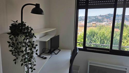 LX144 Bright & refined studio WIFI Mobility lease