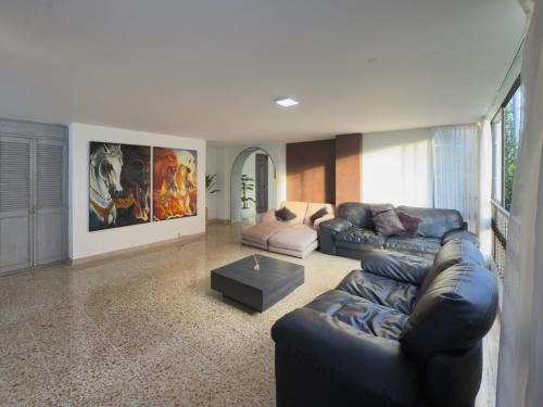 Foto sihtkohas Medellín asuva majutusasutuse 4br 232 M Apartment In El Poblado, El Tesoro galeriist