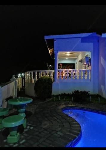 Bazén v ubytování Malebeswa Hillside View nebo v jeho okolí