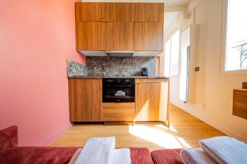 Cute Red Studio - Reaumur Sebastopol