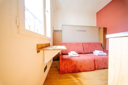 Cute Red Studio - Reaumur Sebastopol