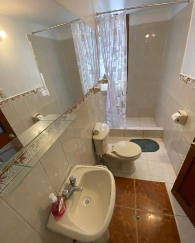 Econunay Hostels tesisinde bir banyo