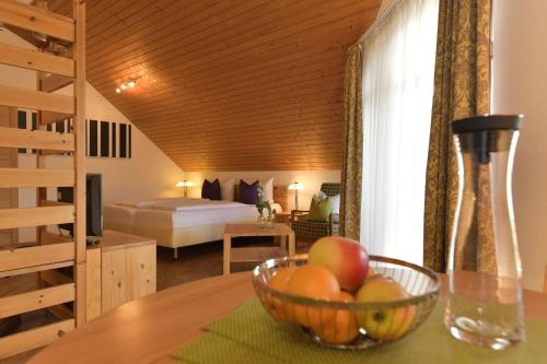 Ένα ή περισσότερα κρεβάτια σε δωμάτιο στο Hapimag Ferienwohnungen Unterkirnach