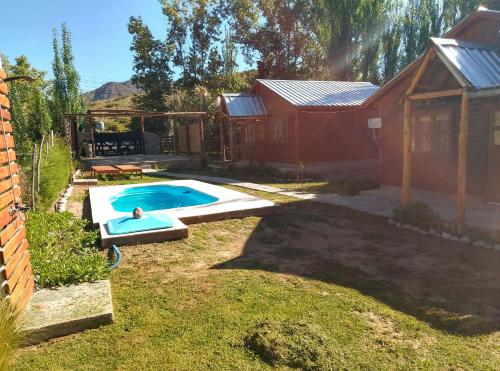 Piscina de la sau aproape de Cabañas Rowal Potrerillos