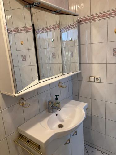 Ένα μπάνιο στο Ferienwohnung Altstadt Freistadt