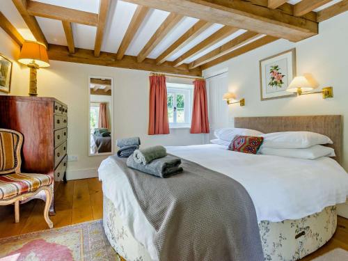 Ένα ή περισσότερα κρεβάτια σε δωμάτιο στο 4 Bed in Hay-on-Wye Town BN116