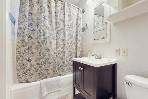 Ένα μπάνιο στο Clark House