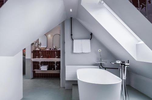 Sorell Boutique-Hotel City Weissenstein St Gallen — Bathroom