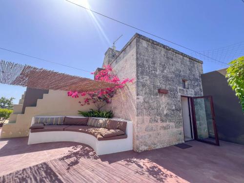 Το κτήριο όπου στεγάζεται  η βίλα