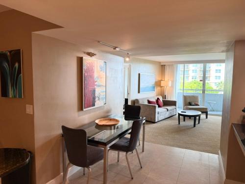 Posezení v ubytování Sunrise on the Intracoastal