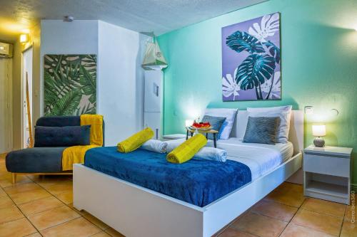 Ένα ή περισσότερα κρεβάτια σε δωμάτιο στο Elau-studio