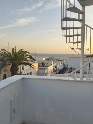 Casa Sebastiana Alojamiento moderno con terraza y vistas al mar, ideal para parejas