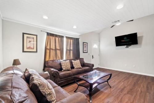 TV a/nebo společenská místnost v ubytování 5218 Beach Dr A