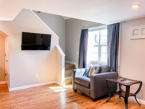 TV a/nebo společenská místnost v ubytování 5218 Beach Dr B