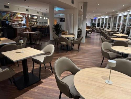 Εστιατόριο ή άλλο μέρος για φαγητό στο Highway Hotel