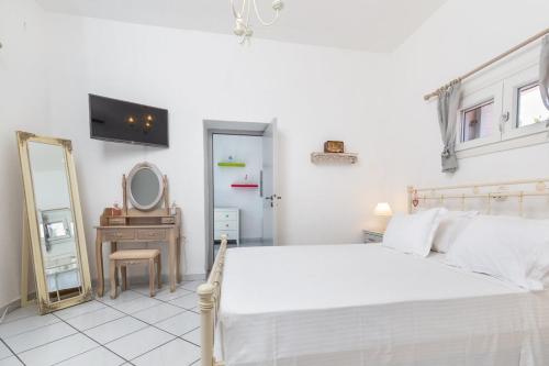 Postel nebo postele na pokoji v ubytování Traditional Island Escape by ΜΡS