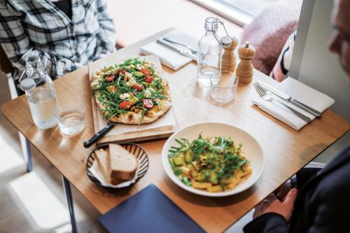 Toit hotelli aladel või selle läheduses