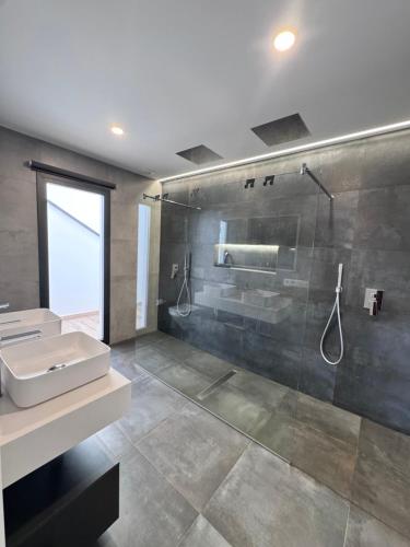 Et badeværelse på Villa Mirlo Seaview