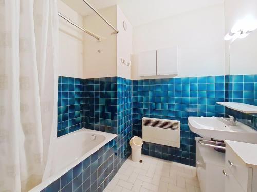 Un baño de SOLI SIS5 CENTER & VIEW 4 pers