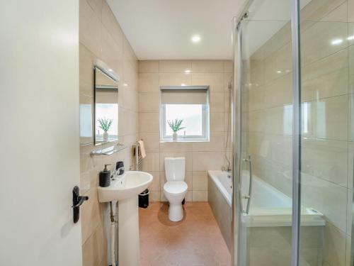 O baie la 3 Bed in Roundstone oc-i234